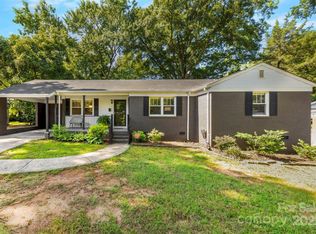 1126 E Woodlawn Rd, Charlotte, NC 28209