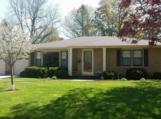 110 Aldis Dr, East Dundee, IL 60118