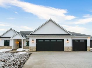 2409 Riddle Ct, De Pere, WI 54115