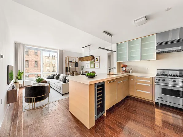 462 W 58th St APT 4G, New York, NY 10019