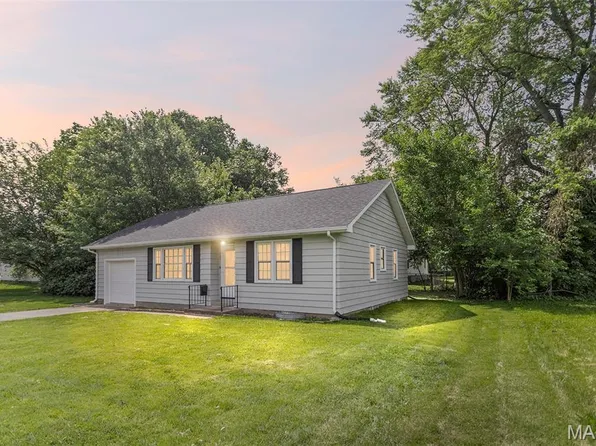 420 E Hauser St, Litchfield, IL 62056