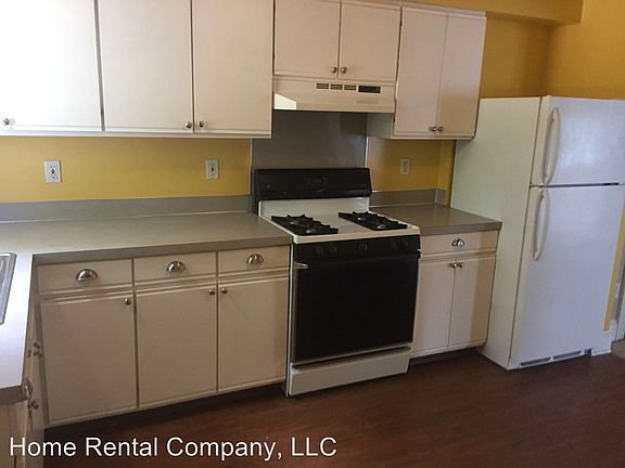 3rd image of 659 Lovett Ave SE
