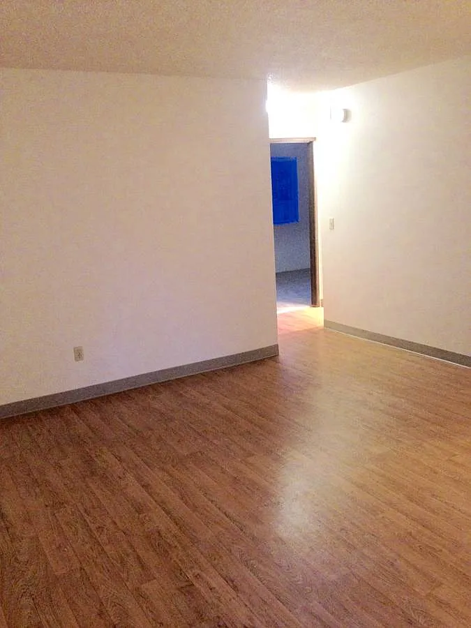 Carleton Terrace Apartments — Photo 2