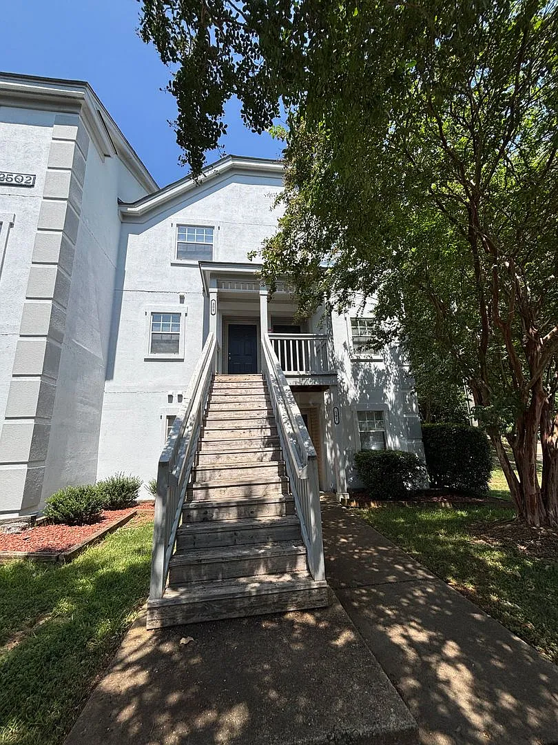 2502-202 Avent Ferry Rd, Raleigh NC, 28607 — Photo 2