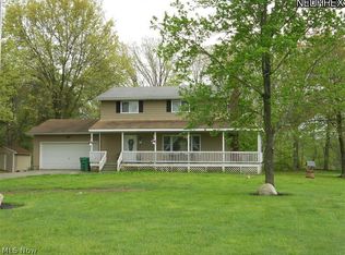 17265 Mayfield Rd, Windsor, OH 44099