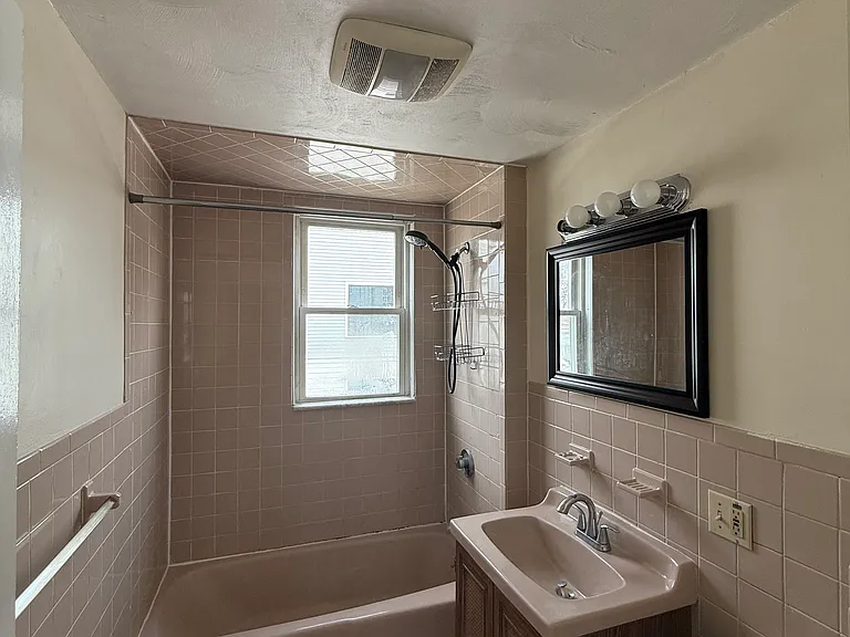9 S Waverly St #1 — Photo 9