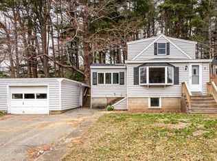 9 Foyes Ln, Kittery Point, ME 03905
