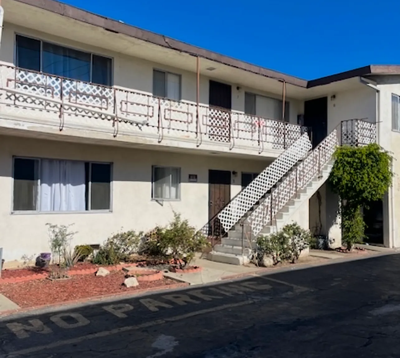 1 bed, 700 sqft, $1,800 — Photo 1