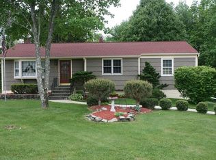 3 Haymaker Ln, Wallkill, NY 12589