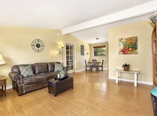 290 Rose Ln, Costa Mesa, CA 92627