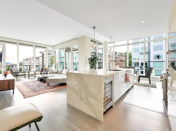 1200 Avenue At Port Imperial APT 713, Weehawken, NJ 07086