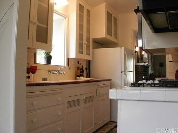 5th image of 3044 E Vista St