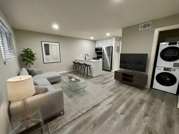 600 1/2 E 53rd St #219, Austin, TX 78751