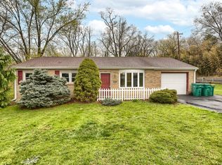 1341 Scenery Dr, Mechanicsburg, PA 17050
