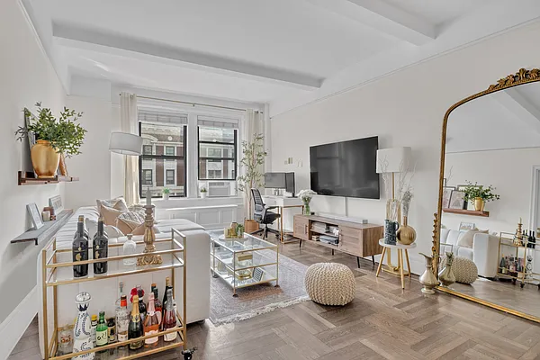 Sold by Compass | media 3