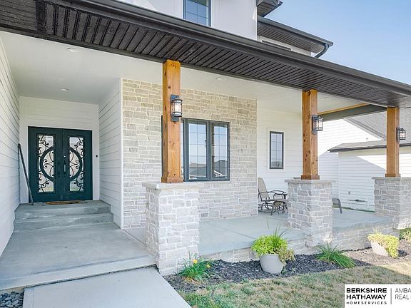 2nd image of 10564 Lake Tahoe Dr
