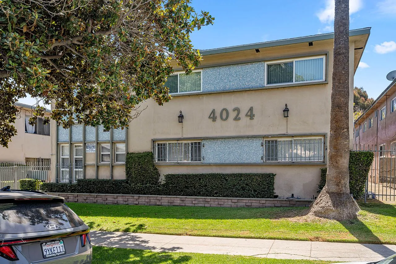 2 bed, 825 sqft, $2,095 — Photo 1