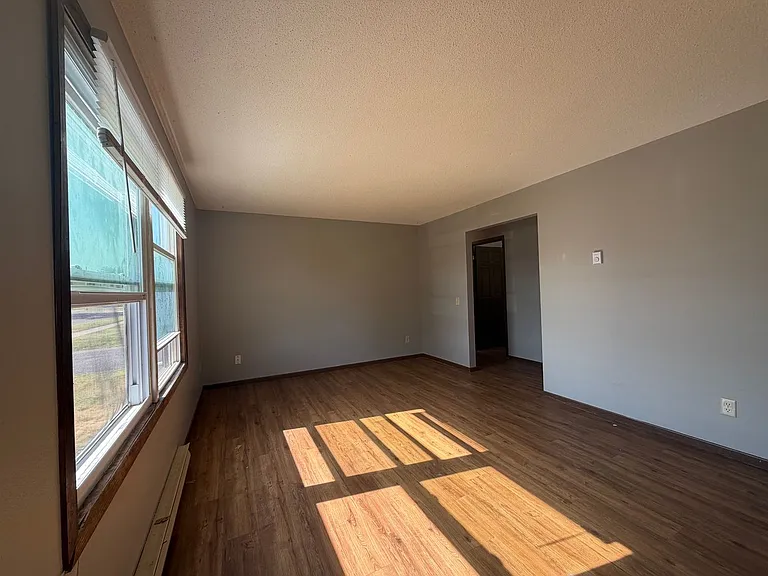 1132 Imperial Cir — Photo 2
