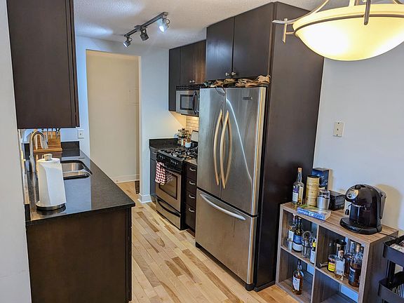 4th image of 2800 W 44th St Unit 301