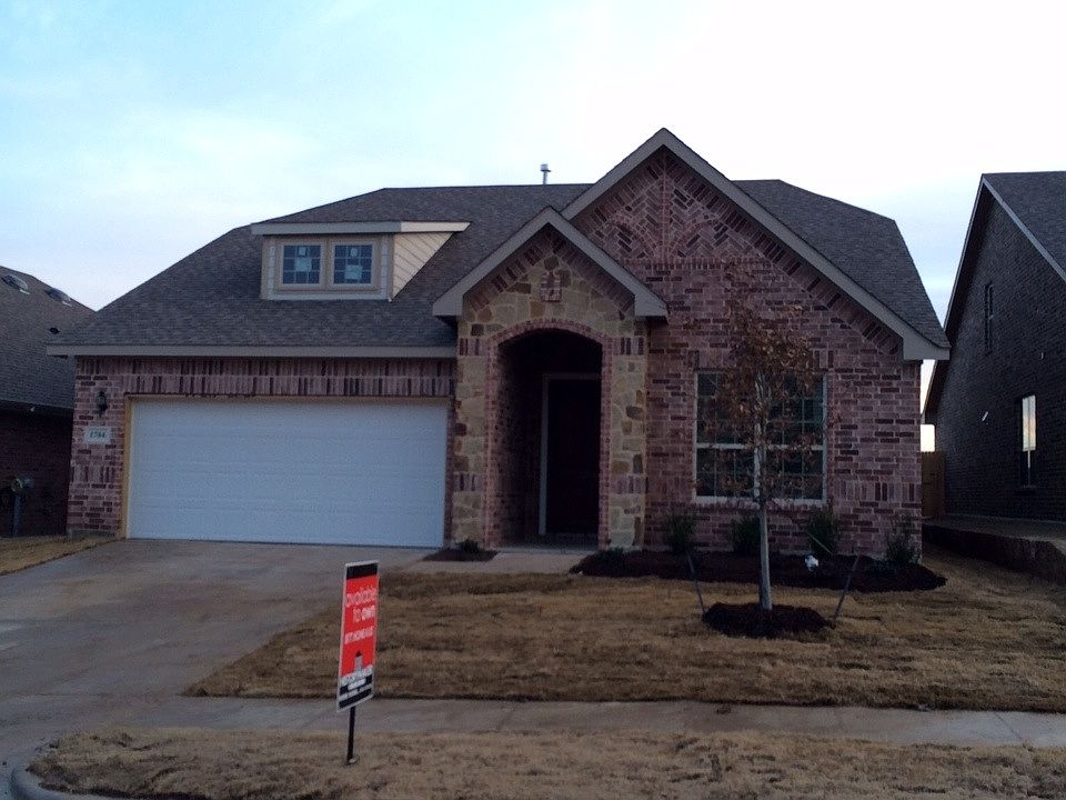 1st image of 1704 Oak Glen Dr