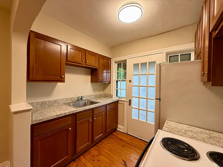 2525 Glenmary Ave #1 — Photo 18