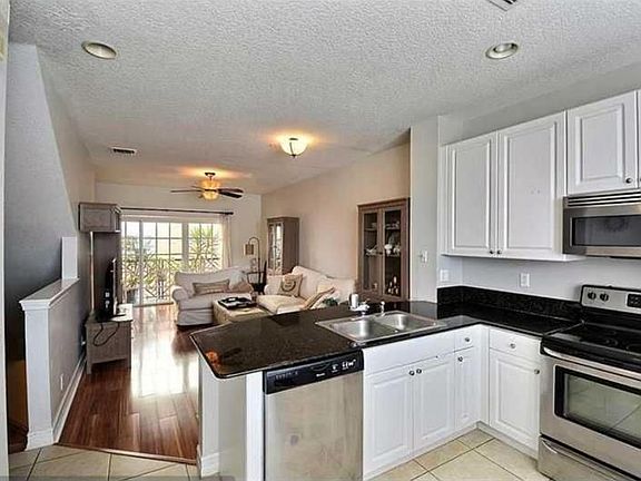 3rd image of 438 NE 2nd Ave