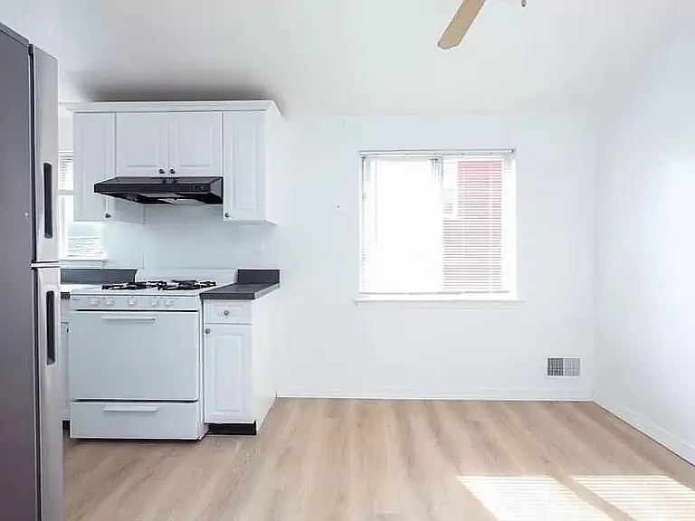 1312 Richmond Ave — Photo 10
