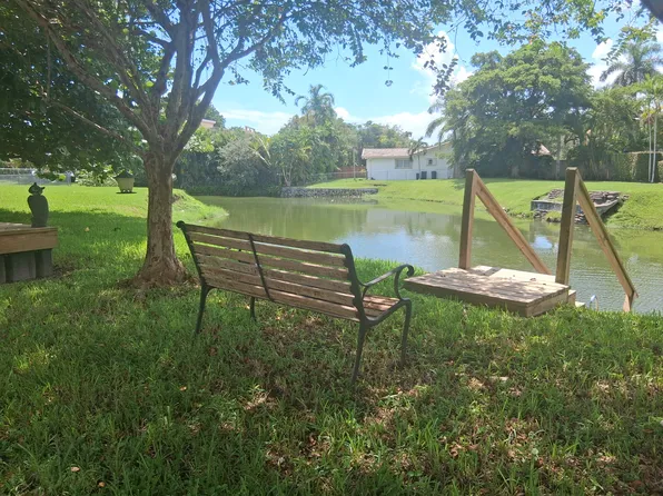 10650 SW 77th Ct, Pinecrest, FL 33156