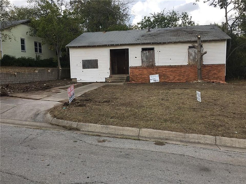 1st image of 2433 Stephen Lee Dr