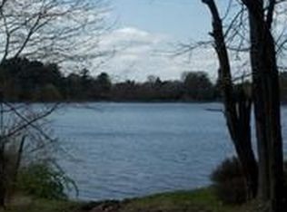 275 Pillings Pond Rd, Lynnfield, MA 01940