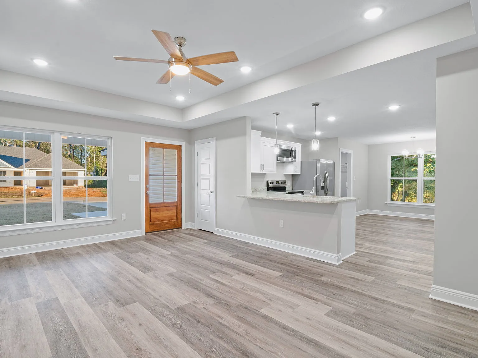 3 bed, 1350 sqft, $1,800 — Photo 3