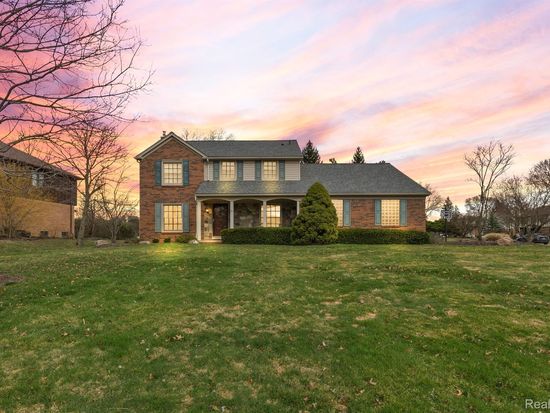 5367 Provincial Dr, Bloomfield Hills, MI 48302