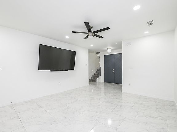 5th image of 2515 Brandon St