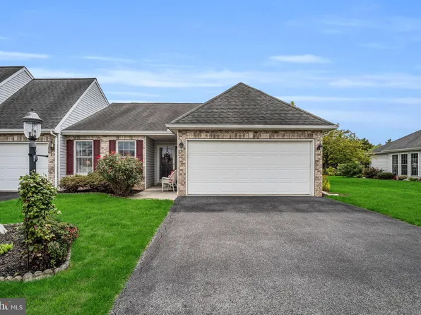 52 Longwood Dr, Mechanicsburg, PA 17050
