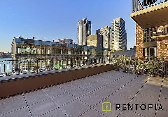 4th image of 187 Kent Ave #605