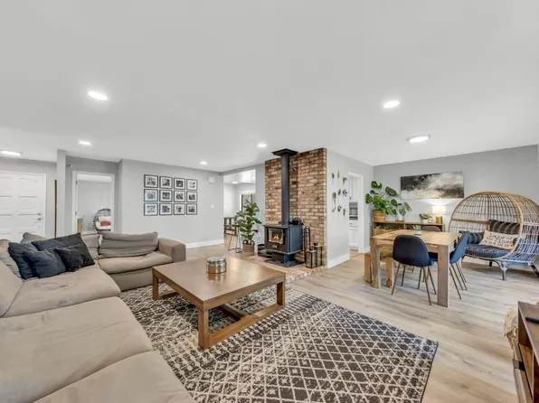 11066 Lakeshore N, Auburn, CA 95602