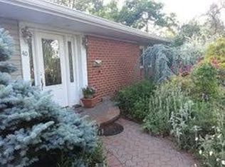 40 Wheeler Rd, Kendall Park, NJ 08824