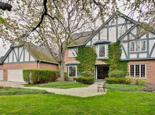 382 S Basswood Rd, Lake Forest, IL 60045