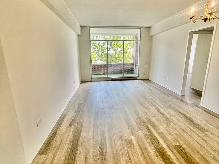 Two Bedroom Condo in Downtown Charleston — Photo 6