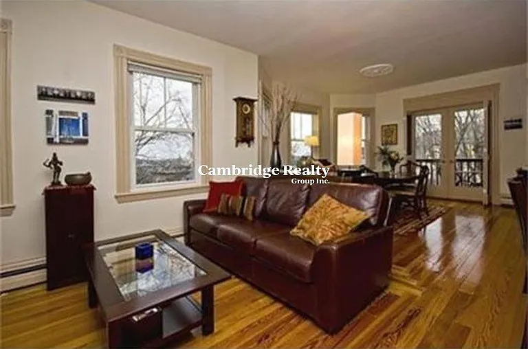 18 Sunset St #3T — Photo 7