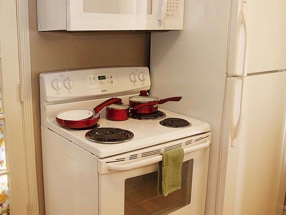 5th image of 404 N Armijo St #B