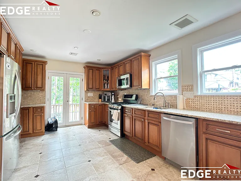 34 Charles River Rd — Photo 2