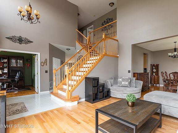 2nd image of 1081 Vista Dr