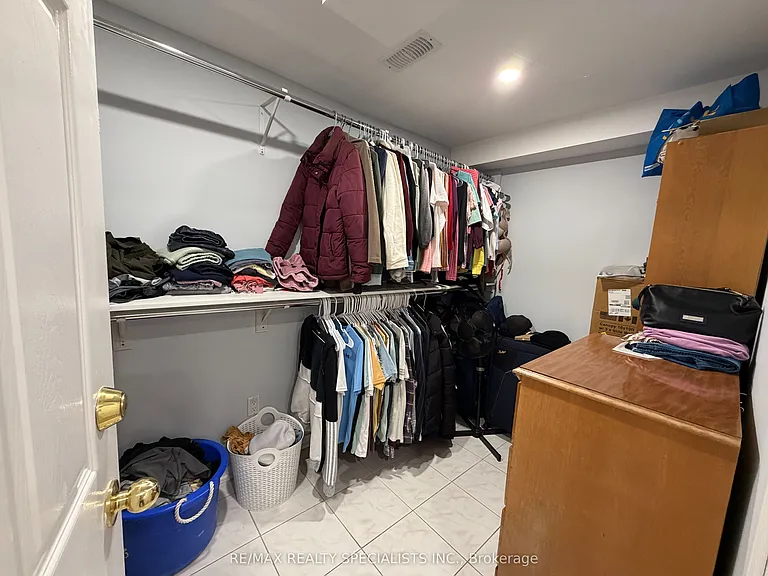 934 Boyer Blvd #BASEMENT — Photo 25