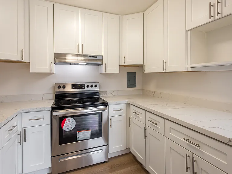 Los Robles Apartments — Photo 19