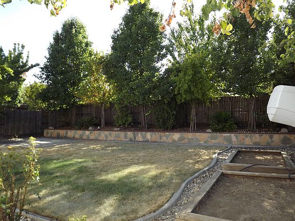 5th image of 549 Kilsyth Ct