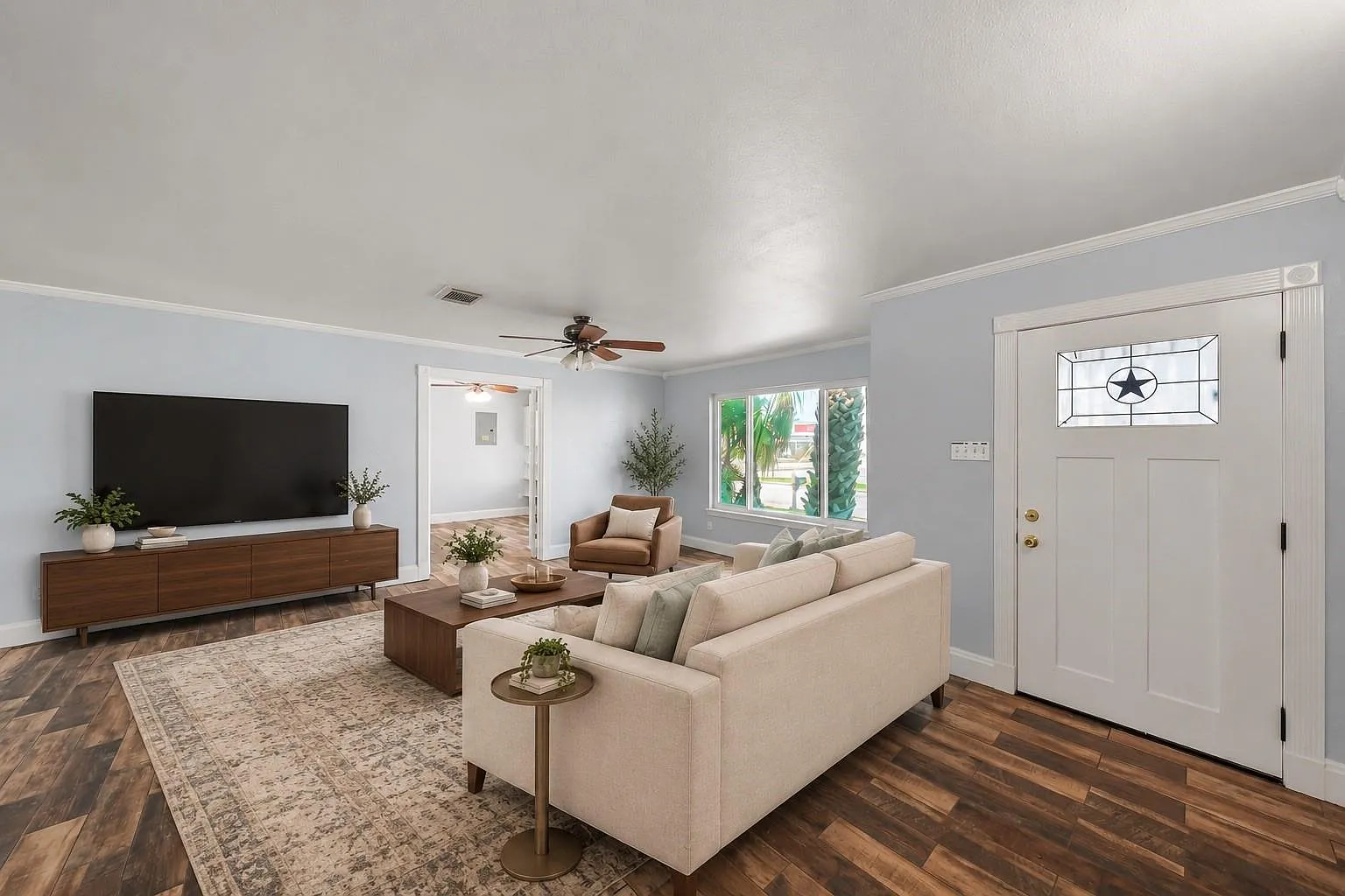 3 bed, 3.0 bath, 1612 sqft, $3,500 — Photo 4