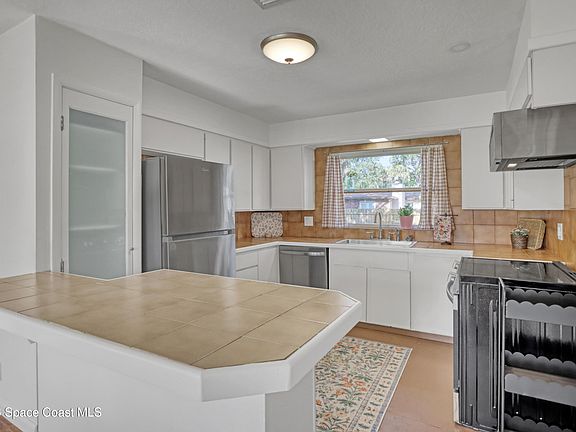 5th image of 131 Woodland Dr