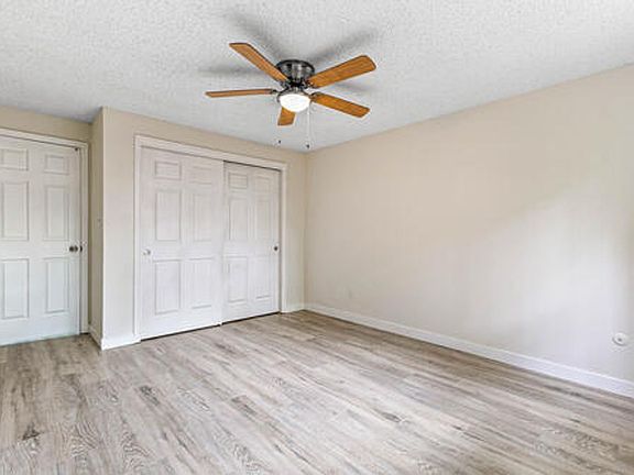 4th image of 1975 Oak St #1B-1Ba