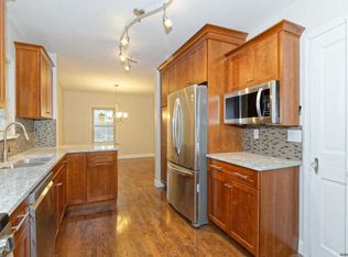 1422 Regent St, Niskayuna, NY 12309